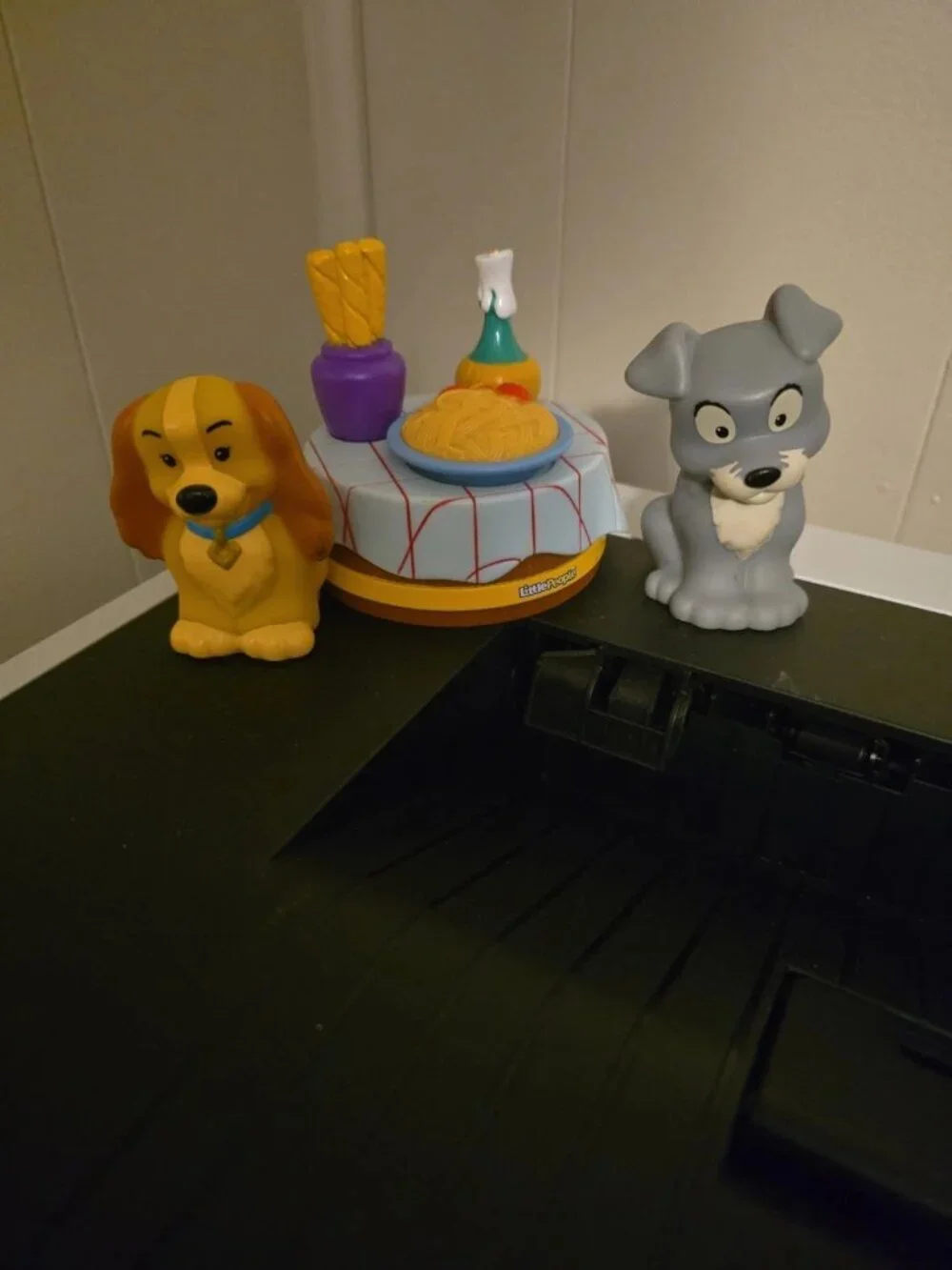Fisher-Price Disney Little People Lady and the Tramp Set with Figures and Table